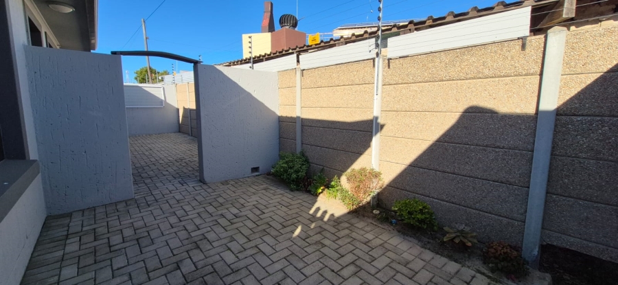 To Let 2 Bedroom Property for Rent in Dana Bay Western Cape